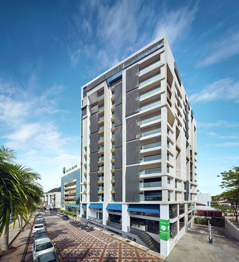 Tropics Eight Suites George Town Extérieur photo