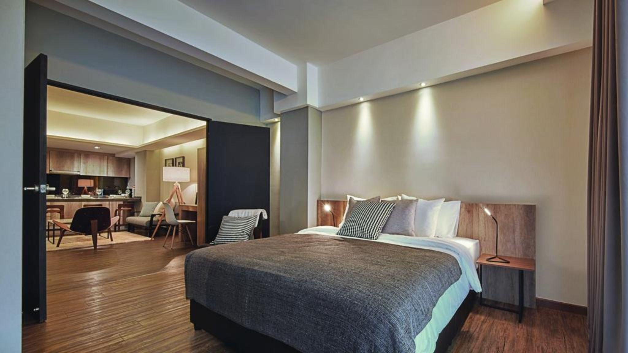 Tropics Eight Suites George Town Extérieur photo
