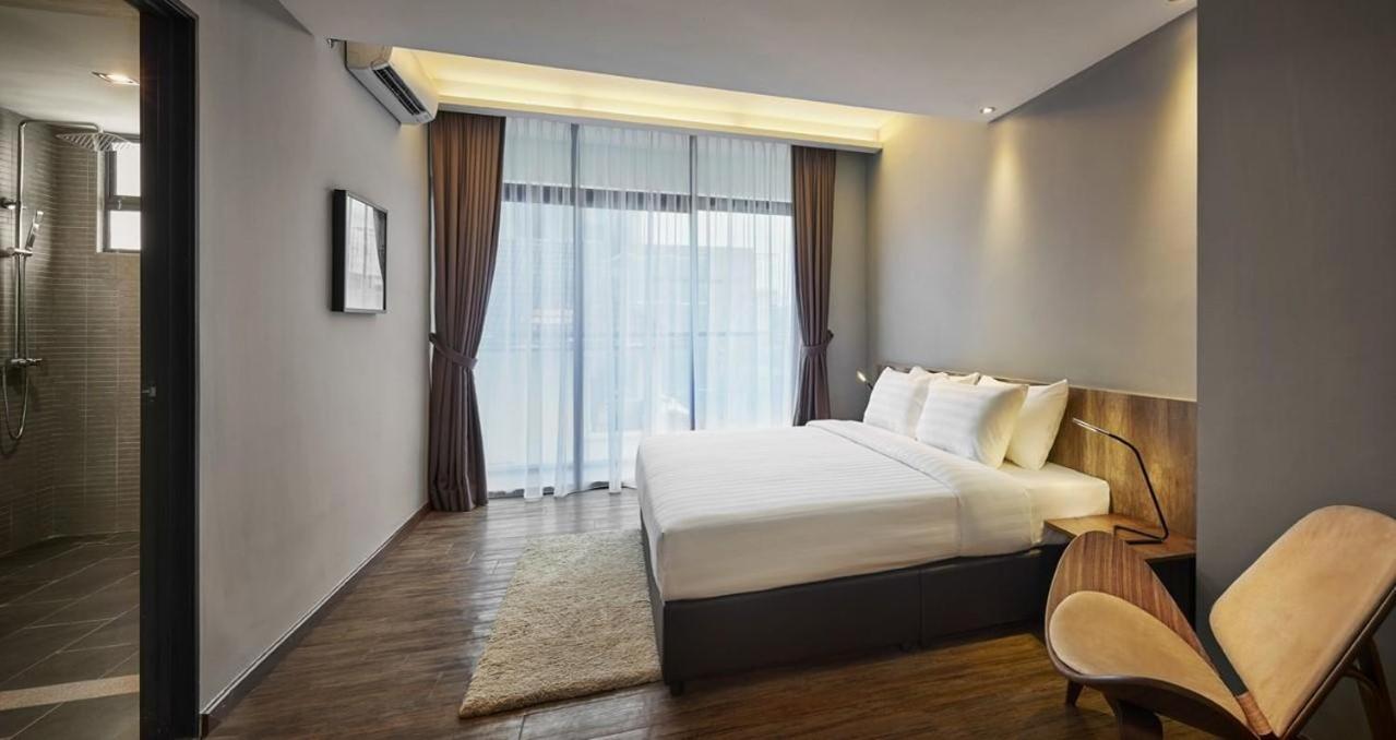Tropics Eight Suites George Town Extérieur photo