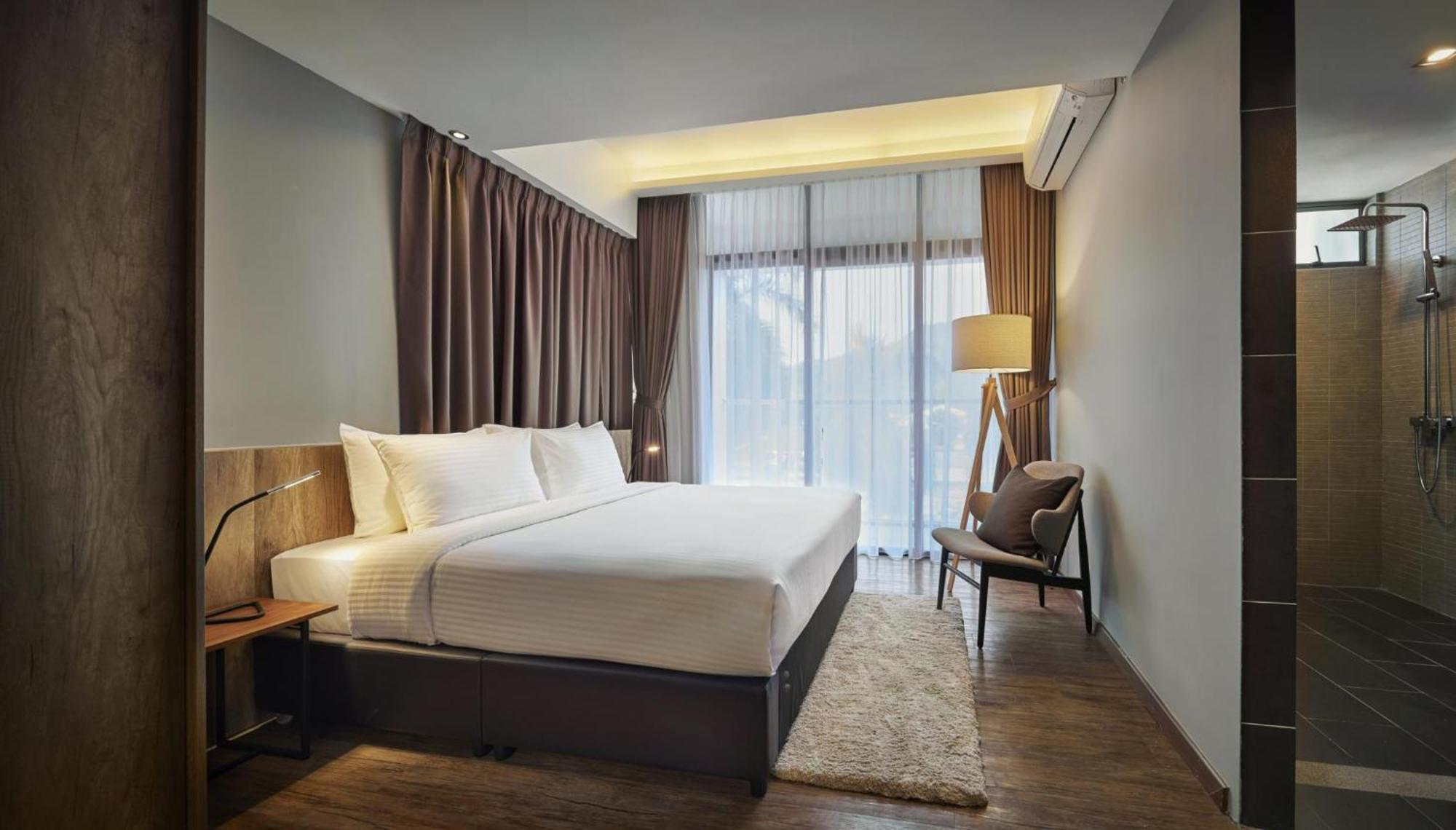 Tropics Eight Suites George Town Extérieur photo